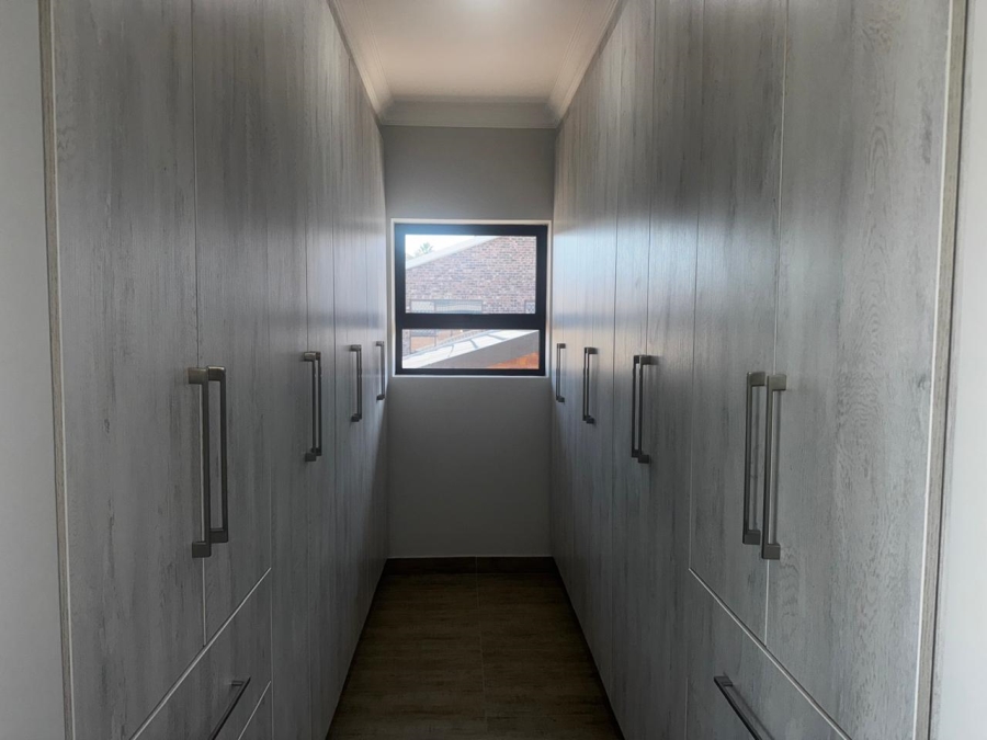 4 Bedroom Property for Sale in Wavecrest Eastern Cape